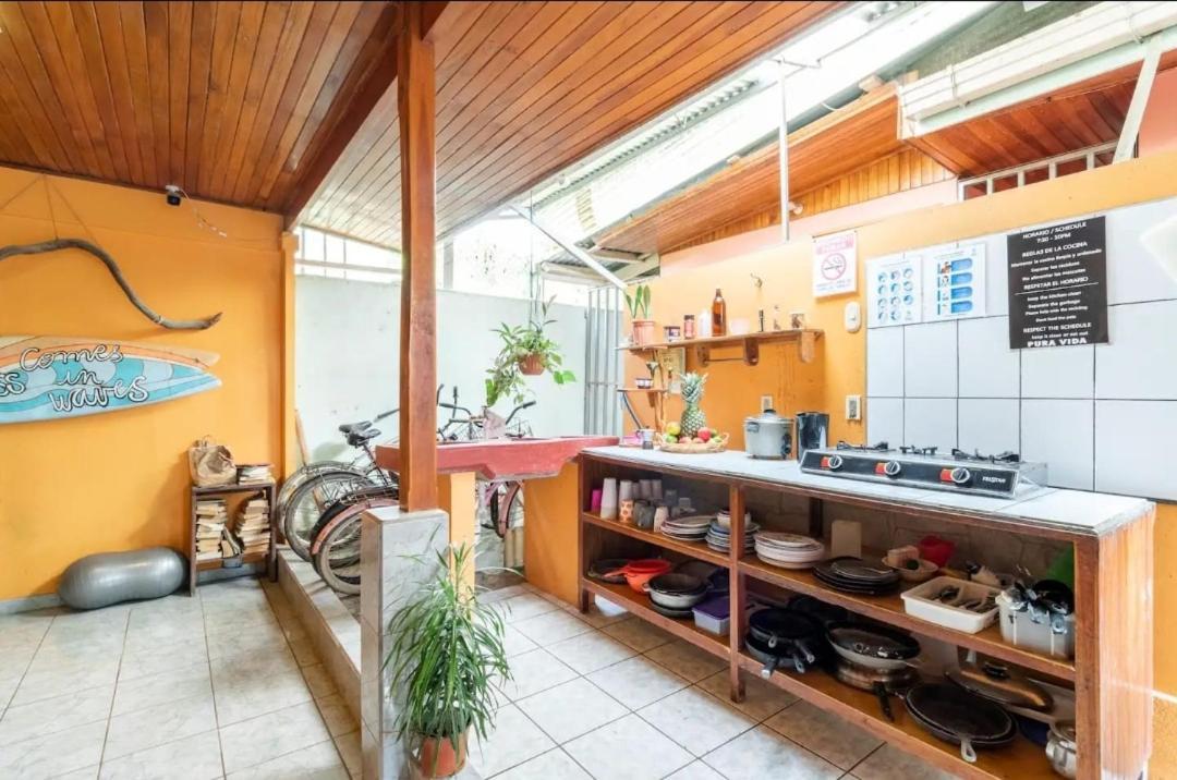 Cocobolo Surf Hotel & School Playa Santa Teresa  外观 照片